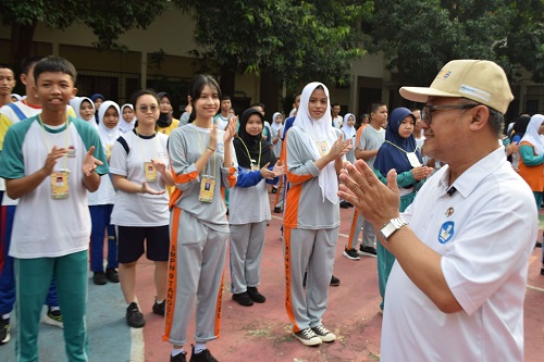 Kegembiraan Murid SMA 3 Tangsel Bertemu Mendikdasmen