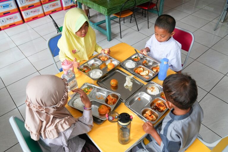 Praktik Baik 7 KAIH di Pandeglang Ciptakan Budaya Belajar Positif SMPN 1 Karangtanjung