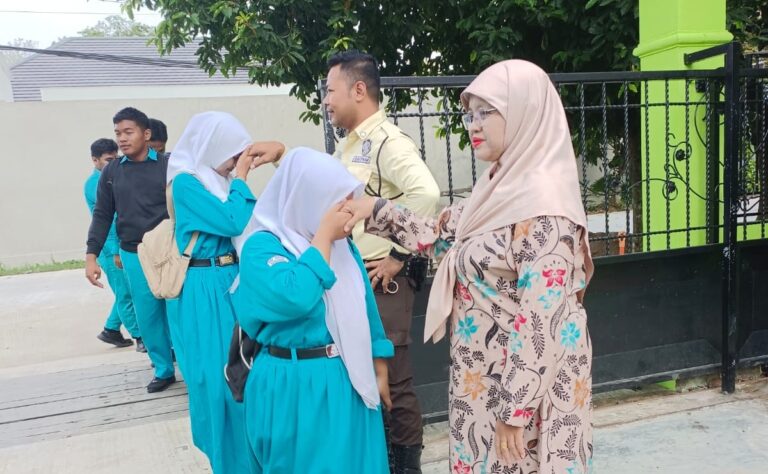 Mengalirkan Karakter Hebat Siswa SMK Negeri 9 Samarinda