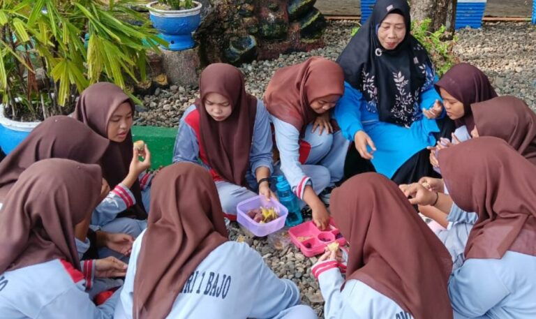 Saat Budaya Tabe’ dan Tujuh Kebiasaan Anak Indonesia Hebat Bersanding di SMP Negeri 1 Bajo
